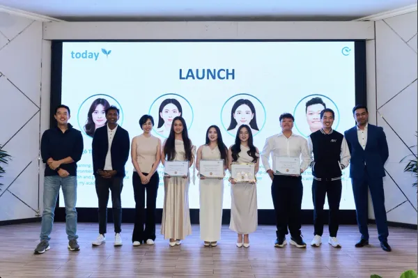 Students and professionals at an education and leadership event